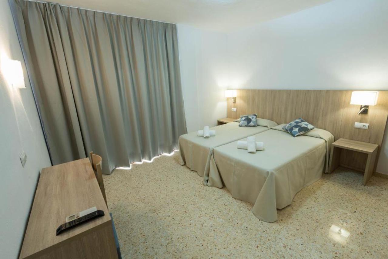Hostal Mayol Santa Eulalia del Río Exterior foto
